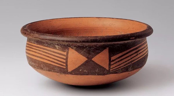 Earthenware bowl on triangle pattern.jpg
